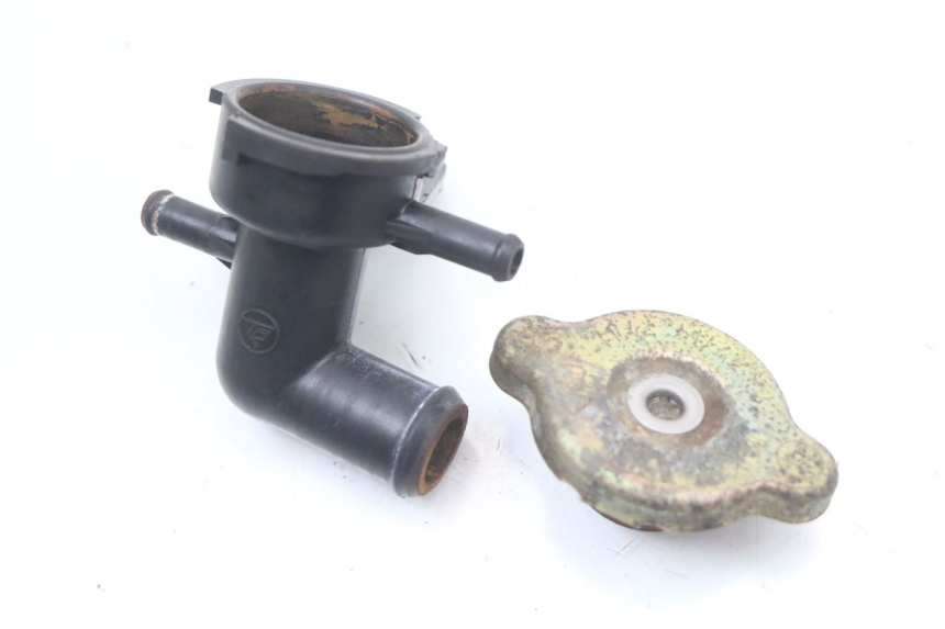 photo de BOUCHON RADIATEUR HONDA FES PANTHEON 2T 125 (1998 - 2002) - Zoom état d’usage