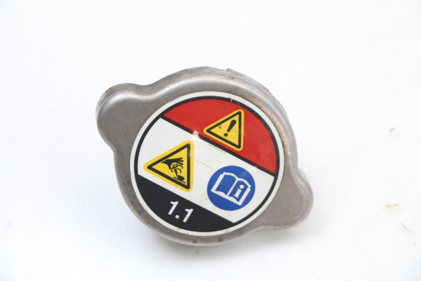 photo de BOUCHON RADIATEUR HONDA FES S-WING SWING ABS 125 (2007 - 2015) - Vue principale