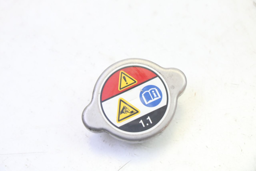 photo de BOUCHON RADIATEUR HONDA FES S-WING SWING ABS 125 (2007 - 2015) - Vue principale