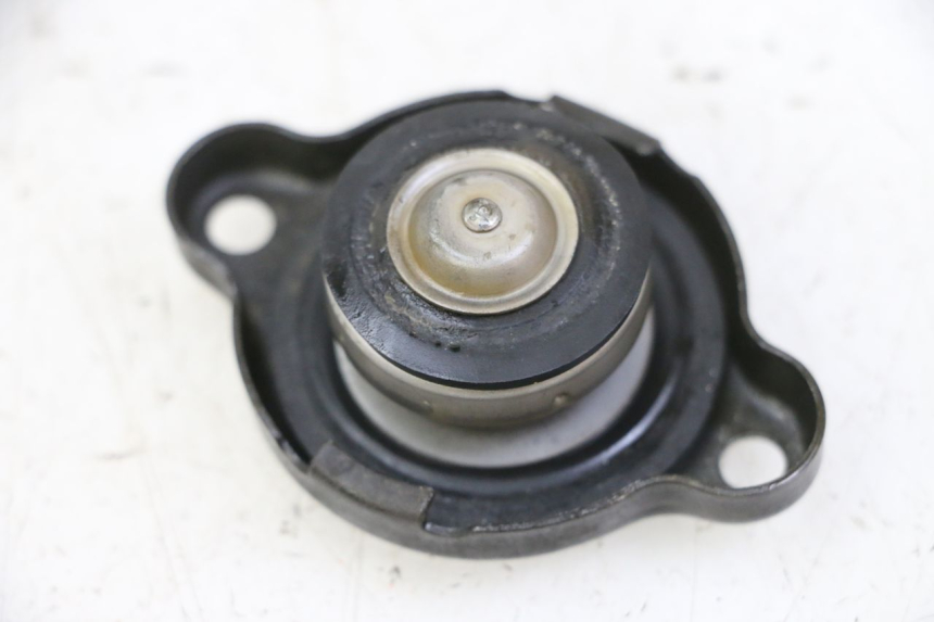 photo de BOUCHON RADIATEUR YAMAHA FZ6 N FAZER 600 (2004 - 2006) - Zoom état d’usage