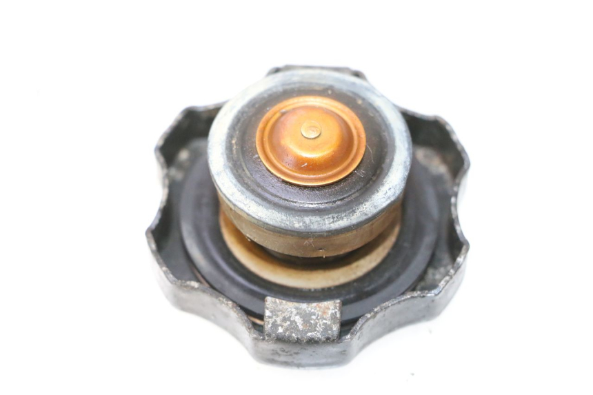 photo de BOUCHON RADIATEUR KAWASAKI GPX F ZX750F 750 (1986 - 1990) - Zoom état d’usage