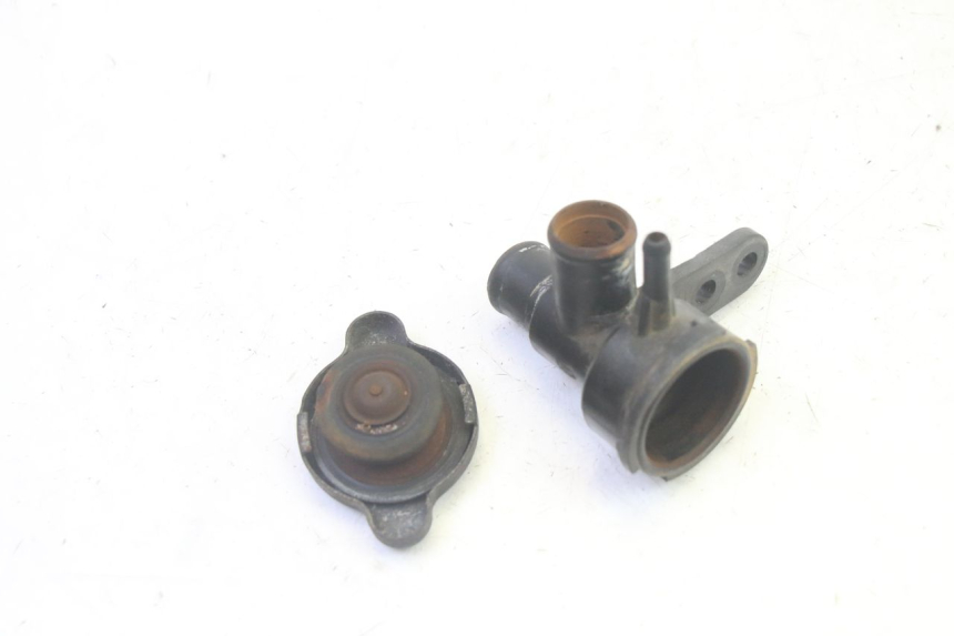 photo de BOUCHON RADIATEUR KAWASAKI GPX R WARBIRD 600 (1988 - 1993) - Détail de la pièce