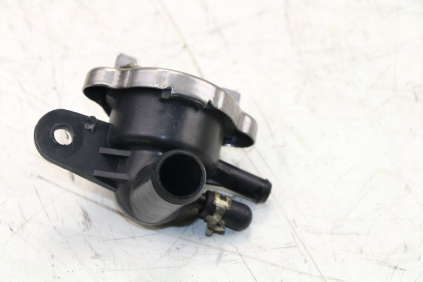 photo de BOUCHON RADIATEUR SYM GTS EFI 125 (2012 - 2016) - Autre angle de vue