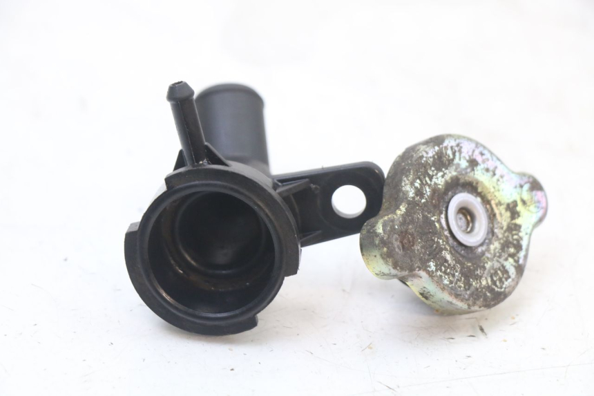 photo de BOUCHON RADIATEUR HONDA NES AROBASE 125 (2000 - 2003) - Détail de la pièce