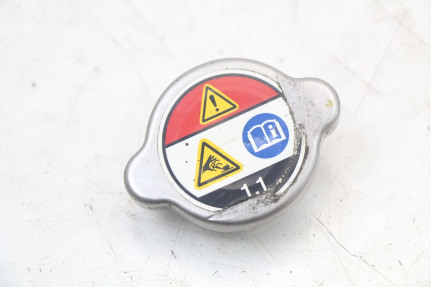 photo de BOUCHON RADIATEUR HONDA PCX (JF28) 125 (2009 - 2011) - Vue principale