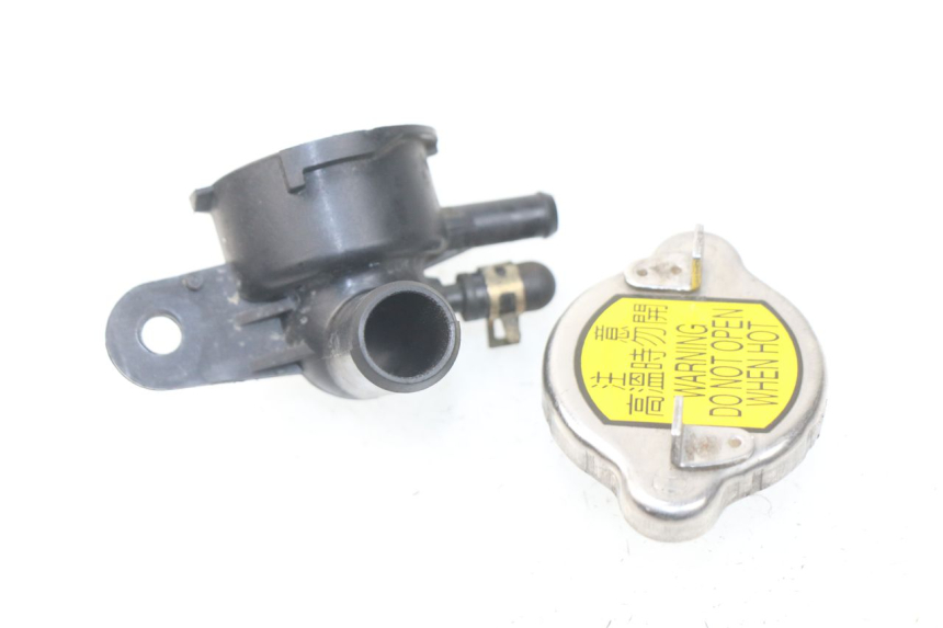 photo de BOUCHON RADIATEUR SYM JOYMAX 250 (2013 - 2017) - Vue principale