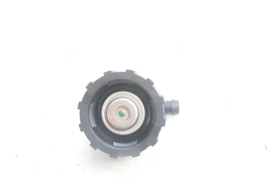photo de BOUCHON RADIATEUR RIEJU MRT PRO SUPERMOTARD 50 (2007 - 2018) - Autre angle de vue