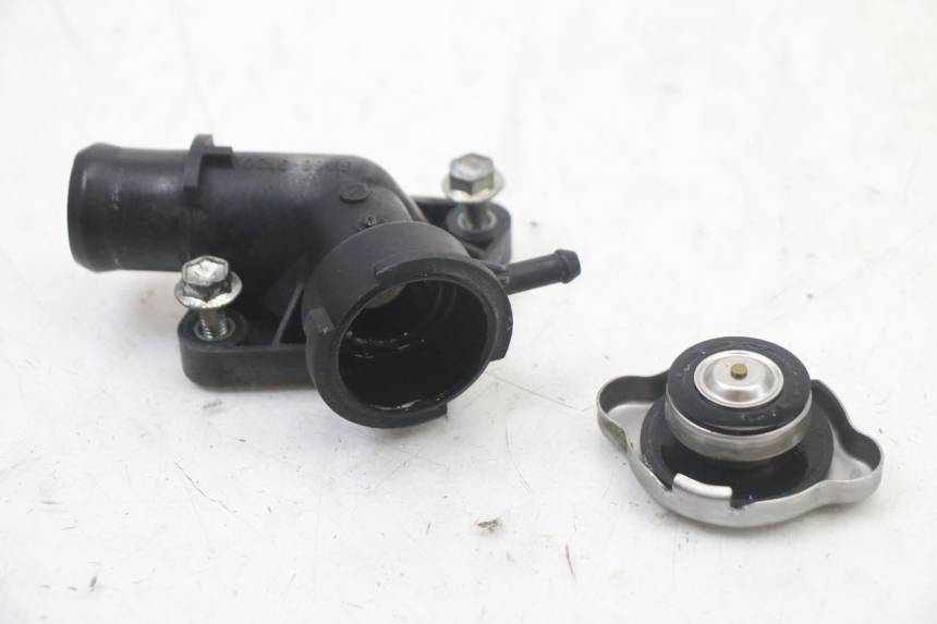 photo de BOUCHON RADIATEUR SUZUKI GSX F GSXF 650 (2007 - 2015) - Vue d’ensemble