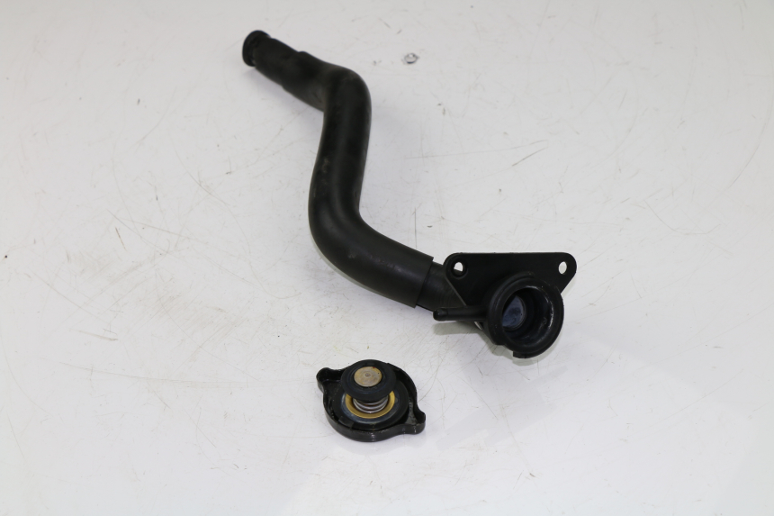 photo de BOUCHON RADIATEUR SUZUKI UH BURGMAN 125 (2002 - 2006) - État de surface