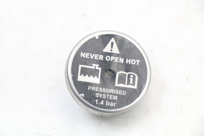 photo de BOUCHON RADIATEUR HUSQVARNA SVARTPILEN 401 (2018 - 2023) - Vue principale