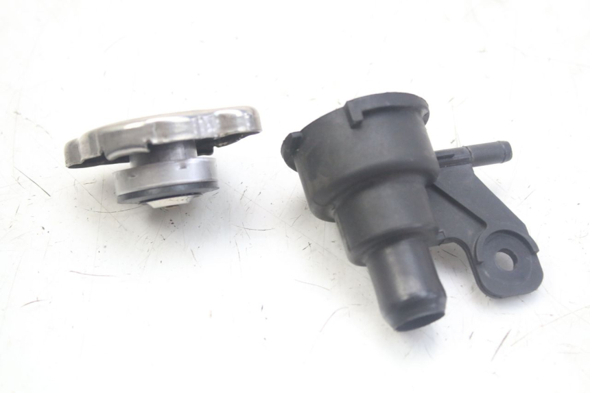 photo de BOUCHON RADIATEUR KYMCO X-CITING XCITING 400 (2014 - 2018) - Détail de la pièce