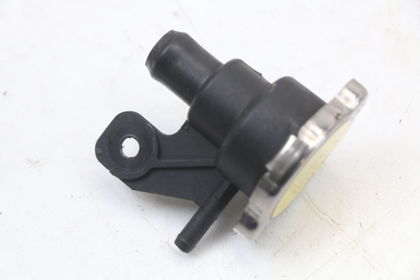 photo de BOUCHON RADIATEUR KYMCO XCITING 250 (2006 - 2009) - Autre angle de vue