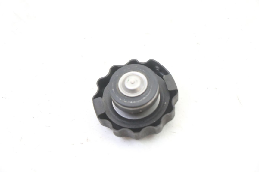 photo de BOUCHON RADIATEUR HONDA XLV VARADERO 125 (2000 - 2006) - Zoom état d’usage