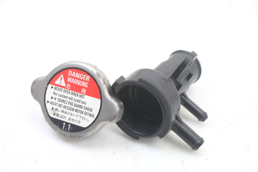 photo de BOUCHON RADIATEUR YAMAHA YP T-MAX TMAX 530 (2017 - 2020) - Vue principale