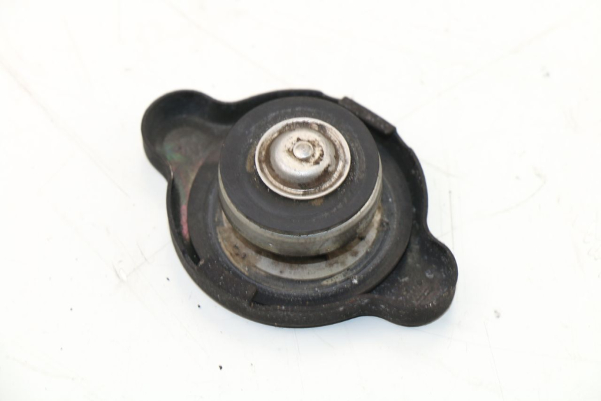 photo de BOUCHON RADIATEUR YAMAHA YP MAJESTY 400 (2004 - 2008) - Détail de la pièce