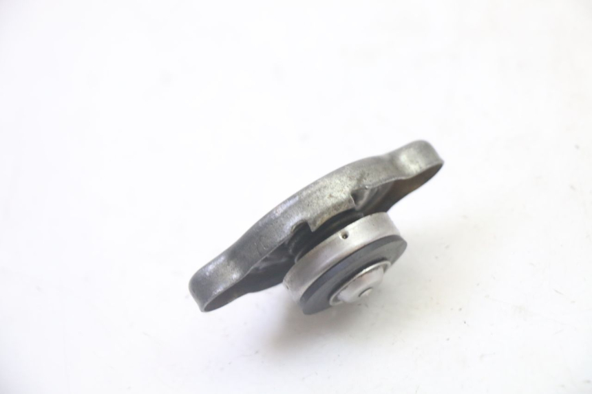 photo de BOUCHON RADIATEUR YAMAHA YZ 125 (1998 - 2005) - Détail de la pièce