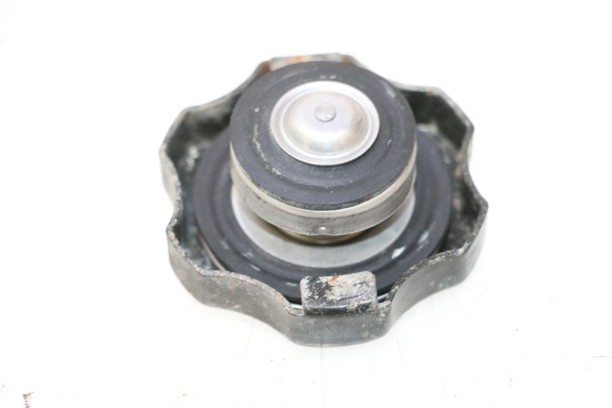 photo de BOUCHON RADIATEUR KAWASAKI ZX-6R ZX6R 600 (1995 - 1997) - Autre angle de vue