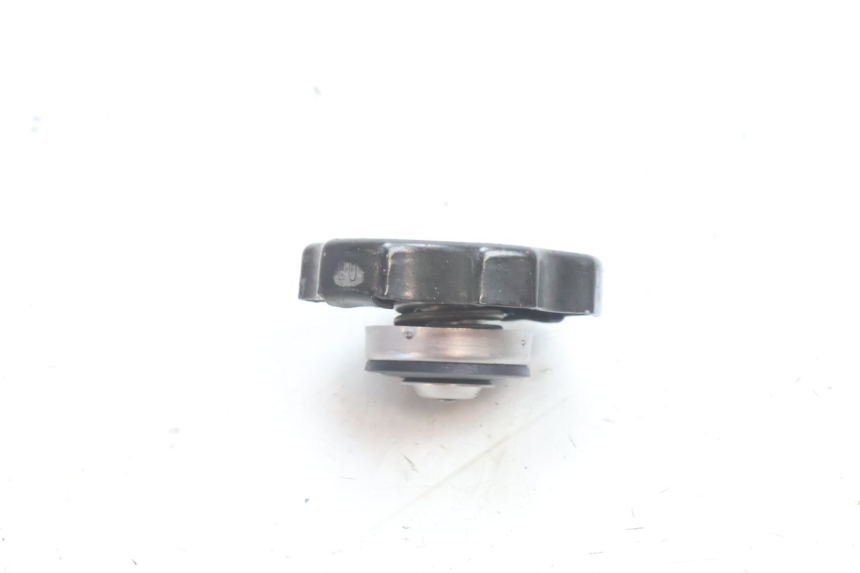 photo de BOUCHON RADIATEUR KAWASAKI ZZR 600 (1995 - 2004) - Détail de la pièce