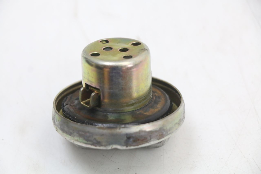 photo de BOUCHON RESERVOIR ESSENCE KYMCO AGILITY CARRY 50 (2011 - 2020) - Zoom état d’usage