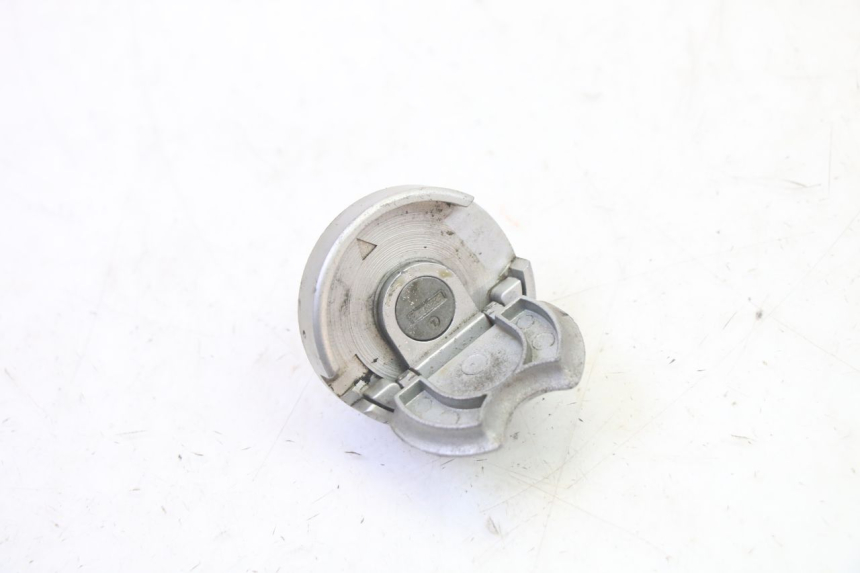 photo de BOUCHON RESERVOIR ESSENCE KYMCO AGILITY NAKED RENOUVO 2T 50 (2011 - 2018) - Détail de la pièce