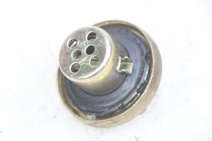 photo de BOUCHON RESERVOIR ESSENCE NECO ALEXONE 125 (2017 - 2024) - Vue principale