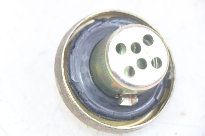 photo de BOUCHON RESERVOIR ESSENCE NECO ALEXONE 125 (2017 - 2024) - Détail de la pièce