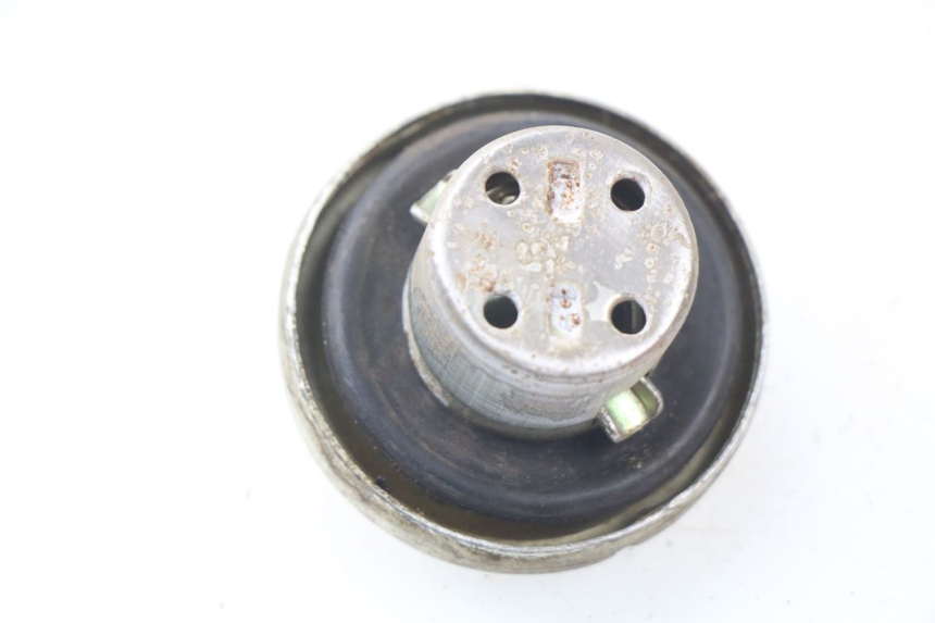 photo de BOUCHON RESERVOIR ESSENCE JONWAY AZTRAL 125 (2008 - 2017) - Détail de la pièce