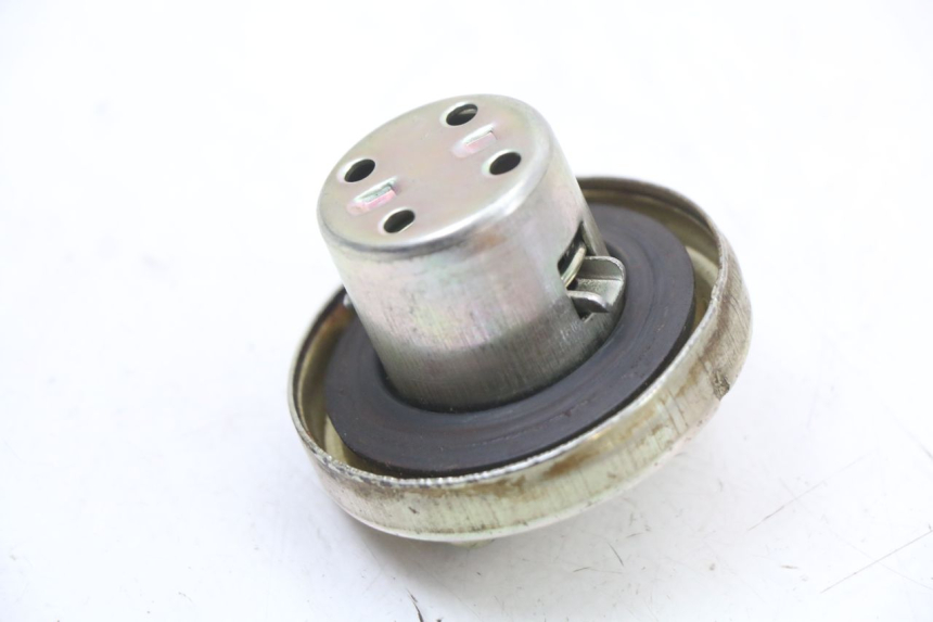 photo de BOUCHON RESERVOIR ESSENCE JONWAY AZTRAL 125 (2008 - 2017) - Zoom état d’usage