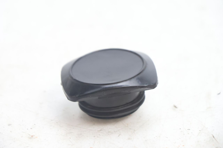 photo de BOUCHON RESERVOIR ESSENCE PEUGEOT BUXY 50 (1993 - 1998) - Vue principale