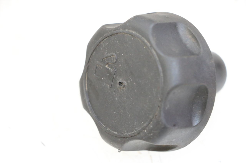 photo de BOUCHON RESERVOIR ESSENCE YAMAHA BW'S 50 (2004 - 2017) - Détail de la pièce