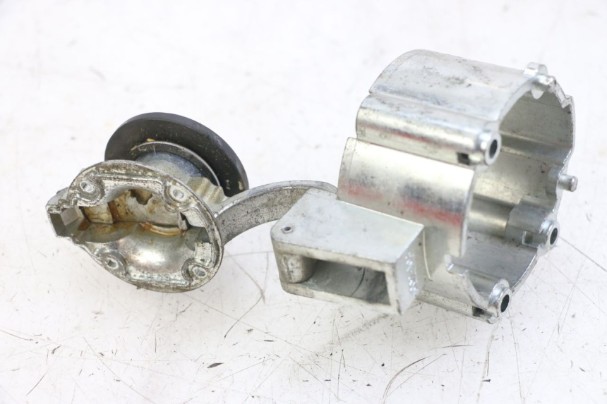 photo de BOUCHON RESERVOIR ESSENCE YAMAHA BW'S BWS 125 (2010 - 2013) - Zoom état d’usage