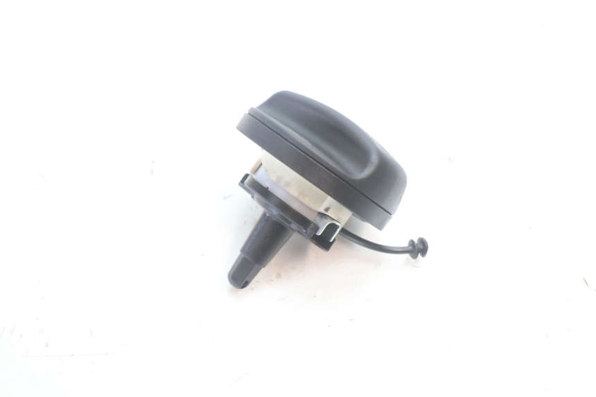 photo de BOUCHON RESERVOIR ESSENCE BMW C SPORT 650 (2015 - 2021) - Détail de la pièce