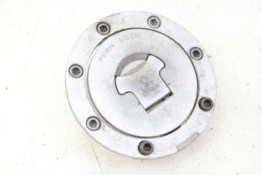 photo de BOUCHON RESERVOIR ESSENCE HONDA CBR F SC25 1000 (1989 - 1992) - Vue principale