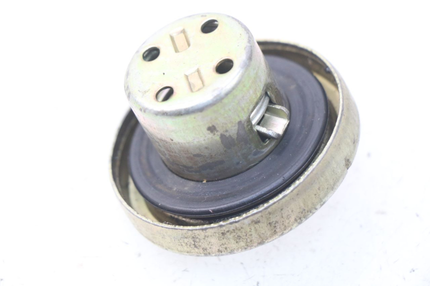 photo de BOUCHON RESERVOIR ESSENCE JMSTAR CJ12M 125 (2005 - 2007) - Vue principale