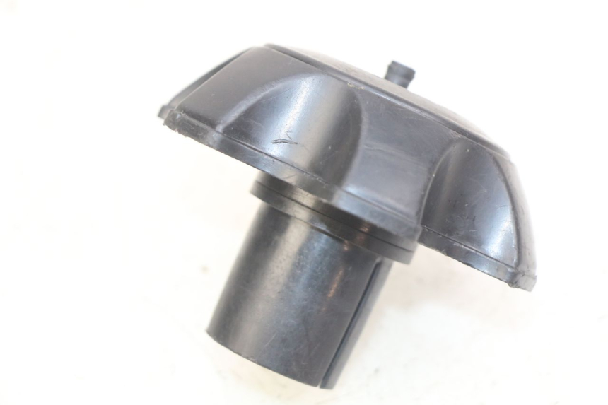 photo de BOUCHON RESERVOIR ESSENCE HONDA CR 80 (2001 - 2003) - Zoom état d’usage