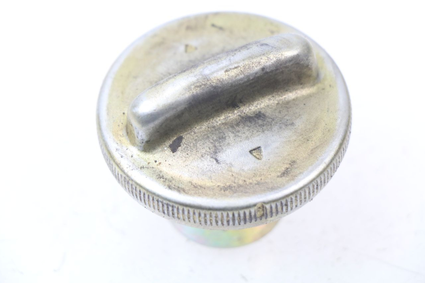 photo de BOUCHON RESERVOIR ESSENCE GENERIC CRACKER 50 (2005 - 2008) - Zoom état d’usage