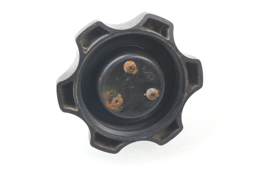 photo de BOUCHON RESERVOIR ESSENCE HONDA CRF CR-F 450 (2001 - 2005) - Zoom état d’usage