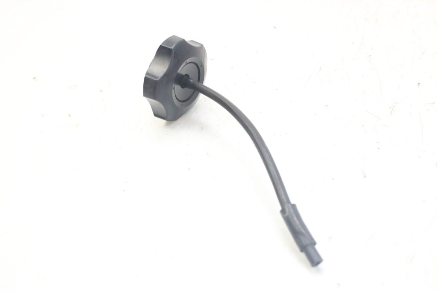 photo de BOUCHON RESERVOIR ESSENCE HONDA CRF 250 (2010 - 2013) - Détail de la pièce