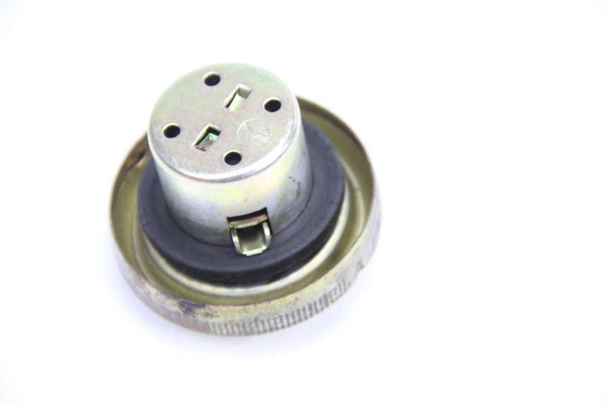 photo de BOUCHON RESERVOIR ESSENCE SYM CROX 4T 50 (2016 - 2023) - Zoom état d’usage