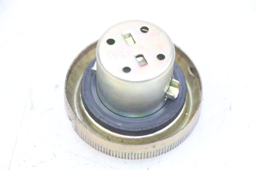 photo de BOUCHON RESERVOIR ESSENCE SYM CROX 4T 50 (2016 - 2023) - Zoom état d’usage