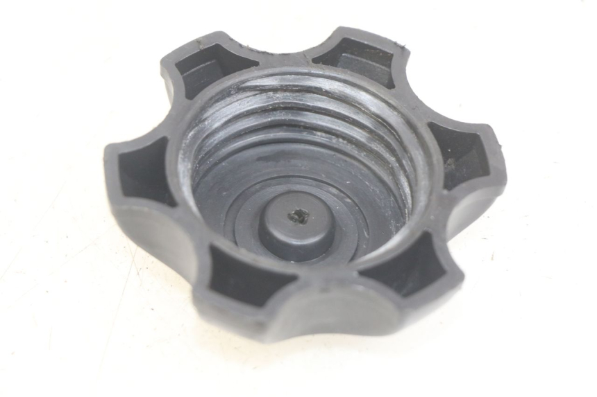 photo de BOUCHON RESERVOIR ESSENCE LONCIN DIRT BIKE 125 - Détail de la pièce