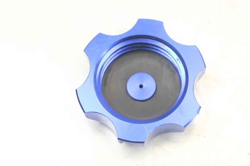 photo de BOUCHON RESERVOIR ESSENCE LONCIN DIRT BIKE 125 - Zoom état d’usage