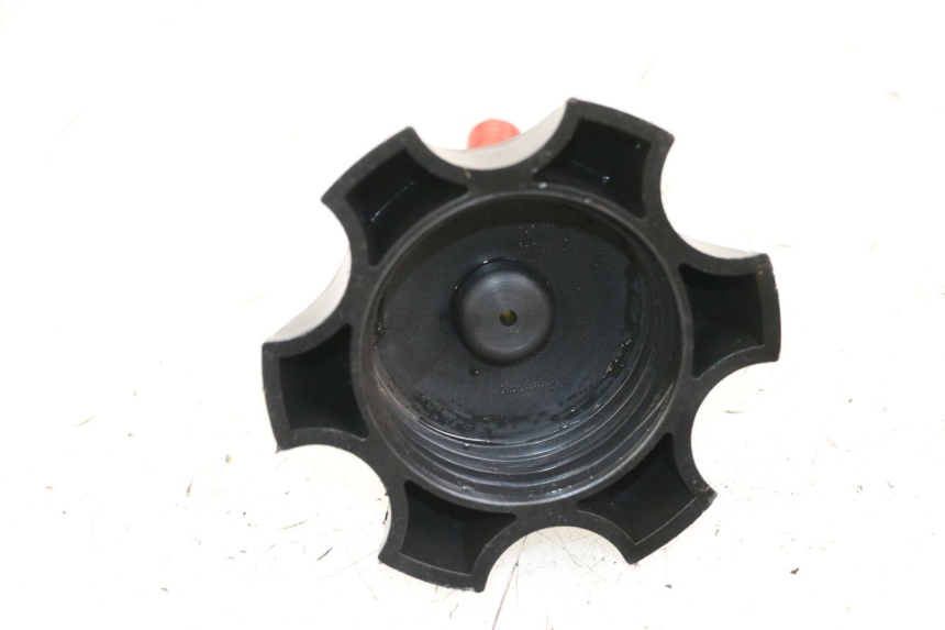 photo de BOUCHON RESERVOIR ESSENCE RSR DIRT BIKE 150 - Zoom état d’usage