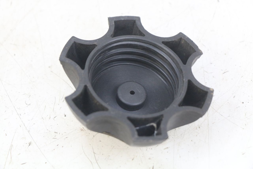 photo de BOUCHON RESERVOIR ESSENCE LIFAN DIRT BIKE 88 - Détail de la pièce