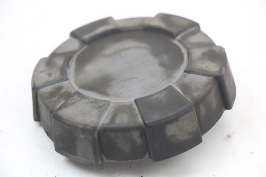 photo de BOUCHON RESERVOIR ESSENCE YAMAHA DTLC 125 (1982 - 1987) - Détail de la pièce