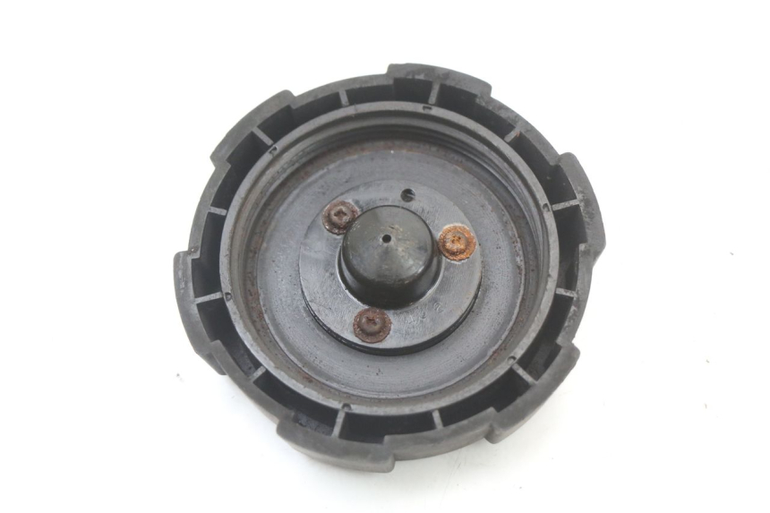 photo de BOUCHON RESERVOIR ESSENCE YAMAHA DTLC 125 (1982 - 1987) - Zoom état d’usage