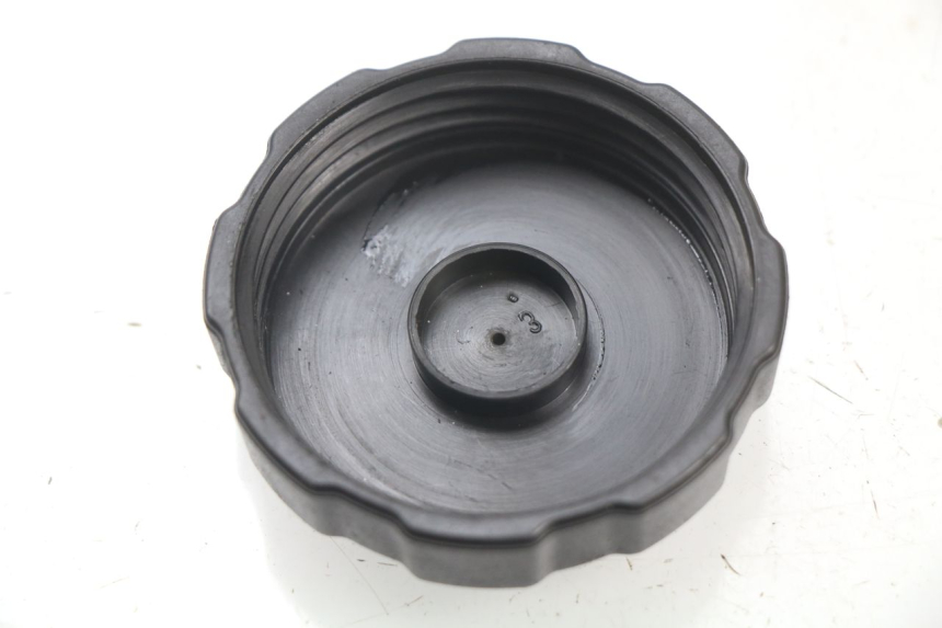 photo de BOUCHON RESERVOIR ESSENCE PEUGEOT ELYSTAR 50 (2002 - 2014) - Détail de la pièce