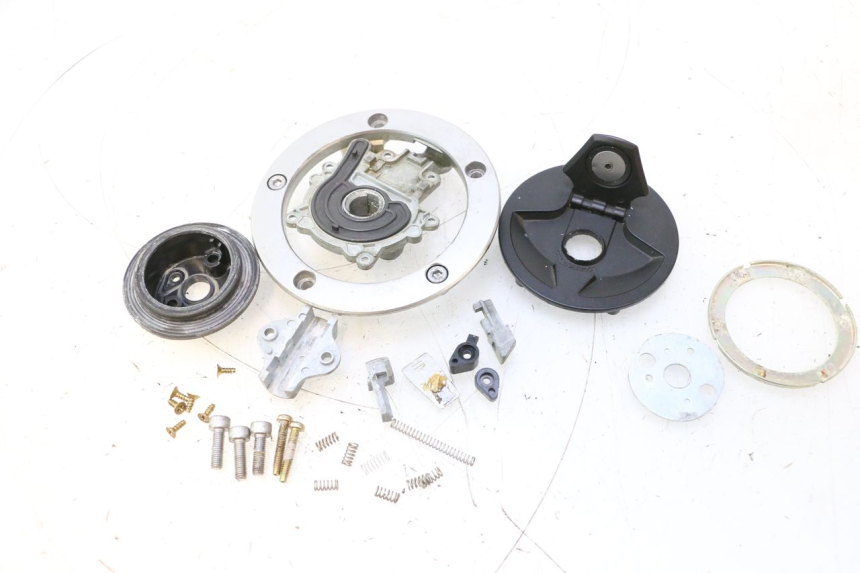 photo de BOUCHON RESERVOIR ESSENCE KAWASAKI ER-6 ER6 N 650 (2005 - 2009) - Zoom composants