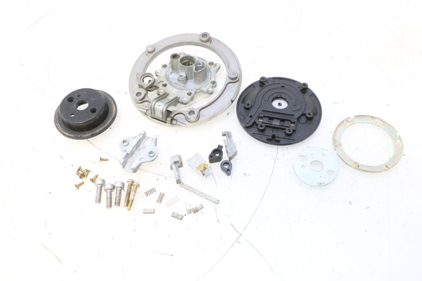 photo de BOUCHON RESERVOIR ESSENCE KAWASAKI ER-6 ER6 N 650 (2005 - 2009) - État de surface