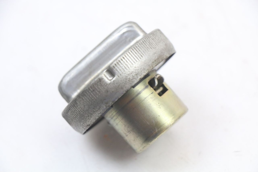 photo de BOUCHON RESERVOIR ESSENCE HONDA FES PANTHEON 2T 125 (1998 - 2002) - Vue principale